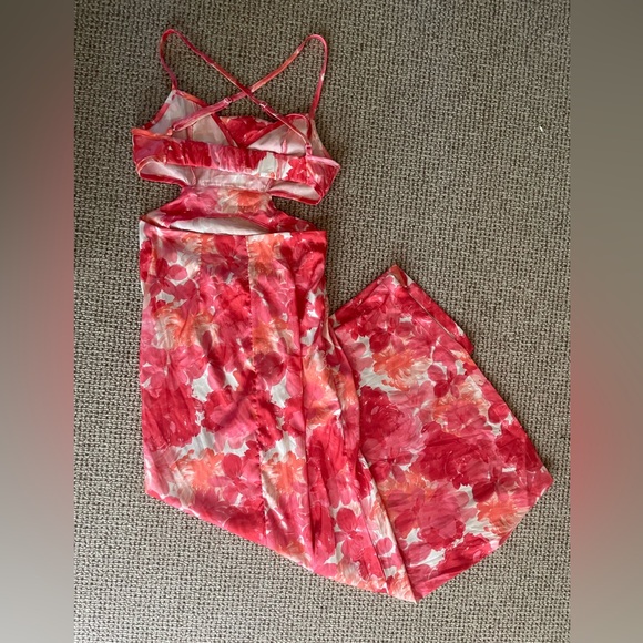 Pink Floral Waist Cut Out Dress ๐บ - Picture 4 of 9